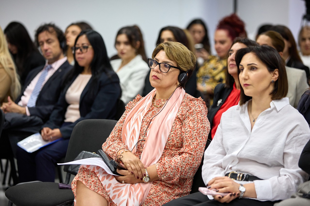 “Qadın Dəstək Xətti”nin ispan dilli təlimatının təqdimatı keçirildi - FOTOLAR